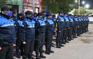 Pico Truncado recibió uniformes para el sistema público de seguridad