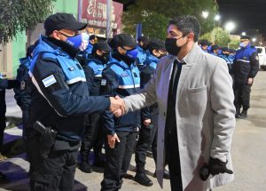 Pico Truncado recibió uniformes para el sistema público de seguridad