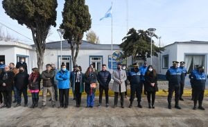 Concretaron la entrega de uniformes a efectivos policiales y de seguridad en Las Heras
