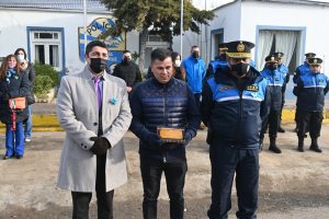 Concretaron la entrega de uniformes a efectivos policiales y de seguridad en Las Heras