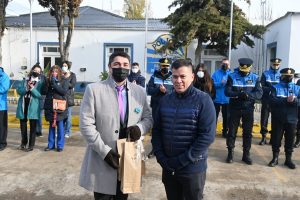 Concretaron la entrega de uniformes a efectivos policiales y de seguridad en Las Heras