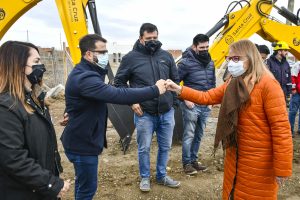 Alicia: “Estamos trabajando para que todos los terrenos se entreguen con servicios”