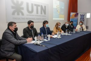 Alicia encabezó la firma de convenios destinados a la formación de agentes para la atención de infancias y adolescencias