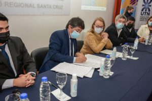 Alicia encabezó la firma de convenios destinados a la formación de agentes para la atención de infancias y adolescencias