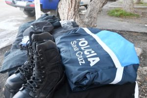 Se hizo entrega de nuevos uniformes para la Policía de Puerto Deseado
