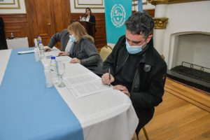 Alicia participó del acto de firma de acta para fortalecer los sistemas sanitarios de Río Gallegos y Río Turbio