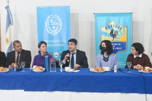 Se realizó entrega de certificados y presentación del libro "Mujeres Armadas en las Policías y FF.AA Argentinas"