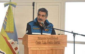 Seguridad entregó uniformes a la Policía de Santa Cruz en Comandante Piedra Buena