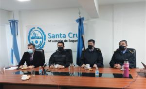 Dos mil quinientos policías de Santa Cruz se capacitarán en el Uso Racional y Proporcional de la Fuerza