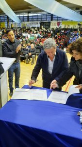 Servicios Públicos firmó convenio con la Asociación Independiente de Fútbol de los Barrios