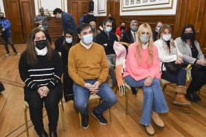 #AUNARFAMILIAS: Santa Cruz otorgará fortalecimiento económico a familias que realicen cuidado transitorio de infancias