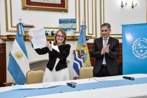 Alicia firmó el acuerdo histórico con YPF y se anunció el plan de inversión 2022