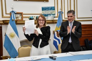 Alicia firmó el acuerdo histórico con YPF y se anunció el plan de inversión 2022