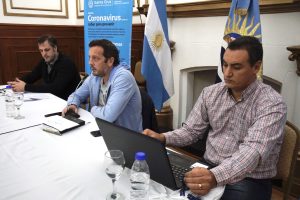 El ministro de economía realizó videoconferencia con legisladores
