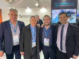Sergio Massa visitó el stand del Instituto de Energía en el AOG Patagonia 2022