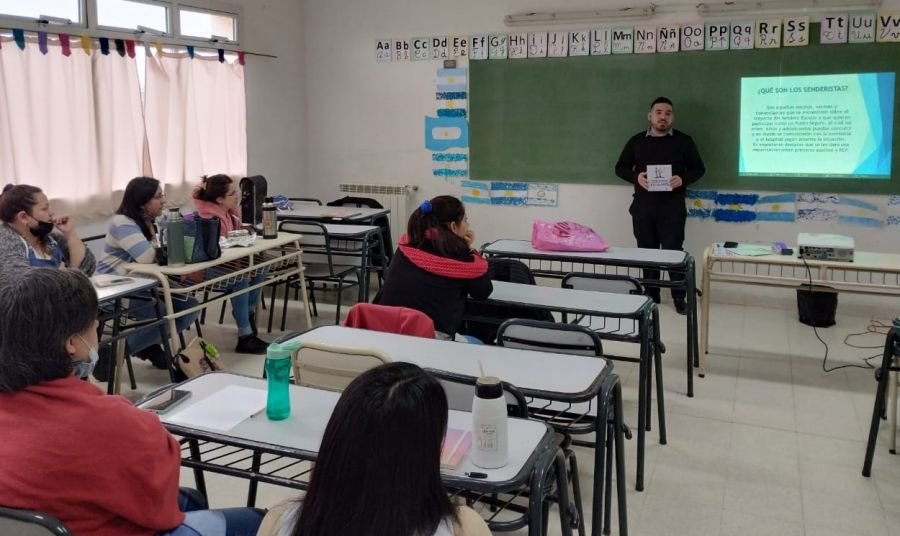 Avanzan las capacitaciones para docentes en el programa “Senderos Escolares”
