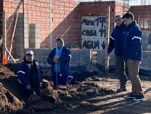 Servicios Públicos continúa con los trabajos de conexiones domiciliarias en Rio Gallegos