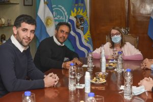 Alicia encabezó la firma de acta para reparación histórica a Santa Cruz