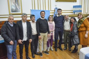 Alicia encabezó la firma de acta para reparación histórica a Santa Cruz