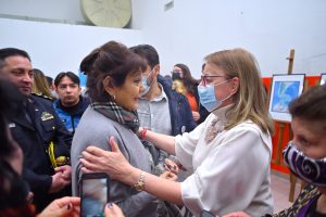 Alicia anunció la construcción de seis nuevas escuelas técnicas en Santa Cruz