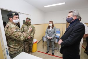 Alicia recorrió el Hospital Militar junto al Ministro de Defensa de la Nación