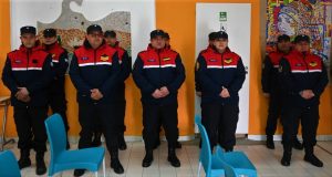 El Gobierno realizó la entrega de uniformes y motobomba para el personal de Los Antiguos