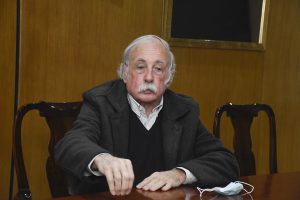 Alicia firmó las escrituras de propiedad de tres estancias de la provincia