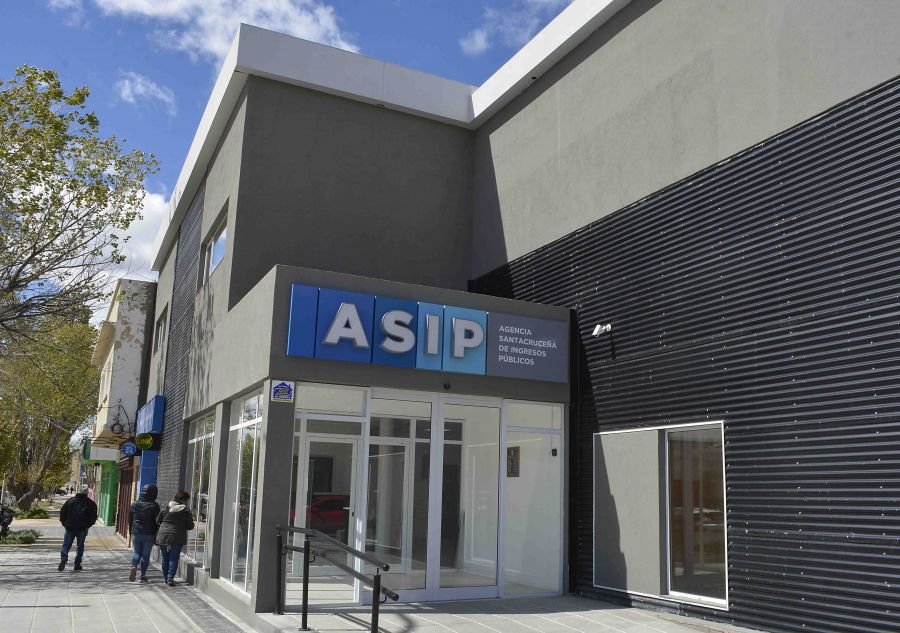 La Agencia Santacruceña de Ingresos Públicos continúa capacitando a sus agentes
