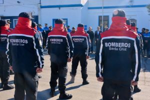 El Gobierno de Santa Cruz entregó una autobomba 0 km a Puerto San Julián