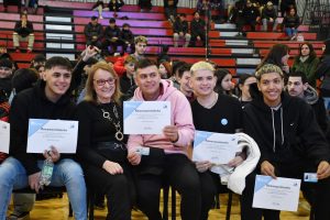 Alicia participó del acto en la entrega de licencias de conducir a jóvenes