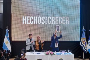 Hechos Para Crecer: Alicia presentó el plan de obras de servicios para Santa Cruz