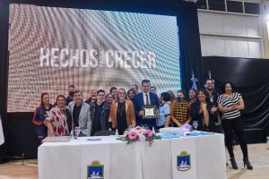 Hechos Para Crecer: Alicia presentó el plan de obras de servicios para Santa Cruz