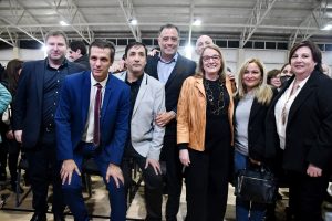 Hechos Para Crecer: Alicia presentó el plan de obras de servicios para Santa Cruz