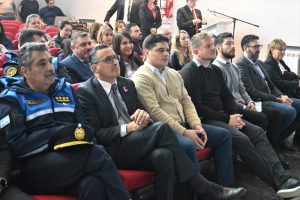 Se firmó el histórico convenio del programa Senderos Escolares