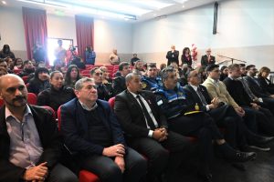 Se firmó el histórico convenio del programa Senderos Escolares