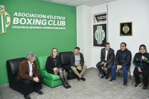 Alicia participó del acto de entrega de luminarias al Atlético Boxing Club de Río Gallegos