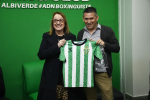 Alicia participó del acto de entrega de luminarias al Atlético Boxing Club de Río Gallegos