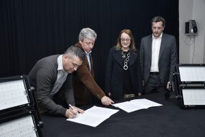 Alicia participó del acto de entrega de luminarias al Atlético Boxing Club de Río Gallegos
