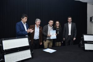 Alicia participó del acto de entrega de luminarias al Atlético Boxing Club de Río Gallegos