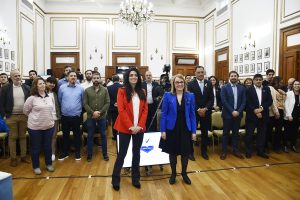 Alicia presentó el programa de tarifa social “Vale Santa Cruz”