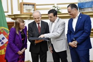 Alicia recibió al embajador de la República Portuguesa en Casa de Gobierno