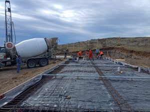 Santa Cruz avanza con obras en la Laguna Azul