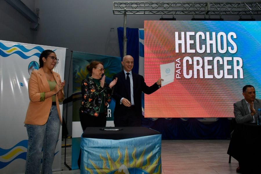 Cotillo: “Firmar estos convenios de obras significan más progreso y desarrollo”