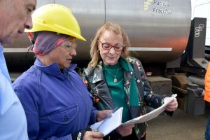 Alicia recorrió la obra de la nueva autovía Caleta Olivia -Comodoro Rivadavia