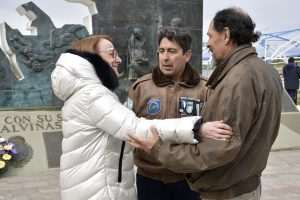 Alicia homenajeó a los veteranos de Guerra de Malvinas en Ushuaia
