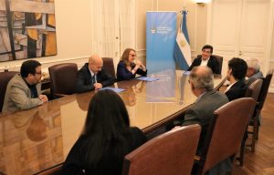 Alicia encabezó la firma de un convenio con la Escuela de Abogados de la Nación