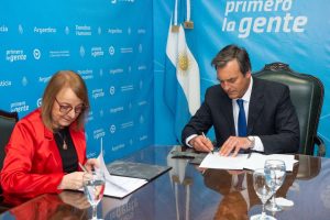 Alicia acordó con Nación duplicar las pulseras duales para casos de violencia de género