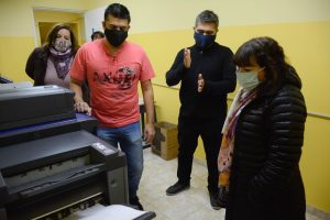 Destacan la labor de la Imprenta Oficial en la producción de cuadernillos y mascaras de protección
