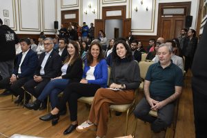Alicia encabezó la apertura de sobres para la nueva toma de agua en Río Gallegos