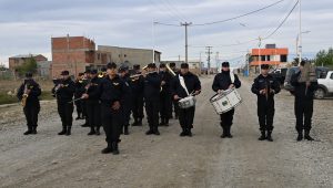 Honor y respeto: se izó la Bandera Nacional en las dependencias policiales